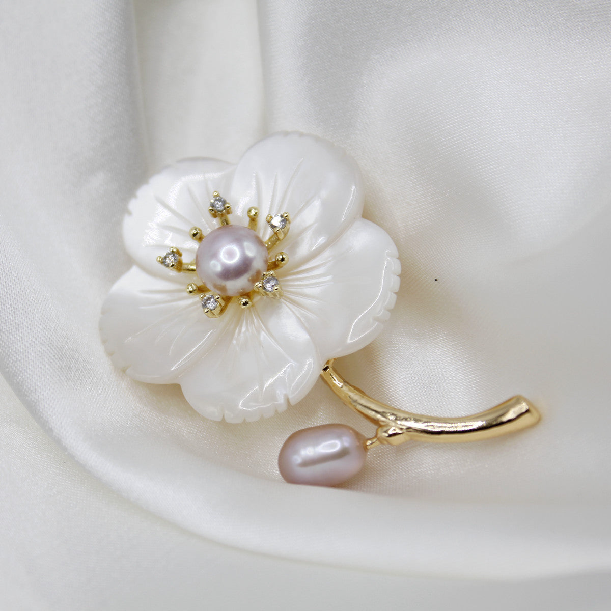 Natural Freshwater Pearls Brooch| 14k Gold Flowers| Elegant, Versatile Accessories